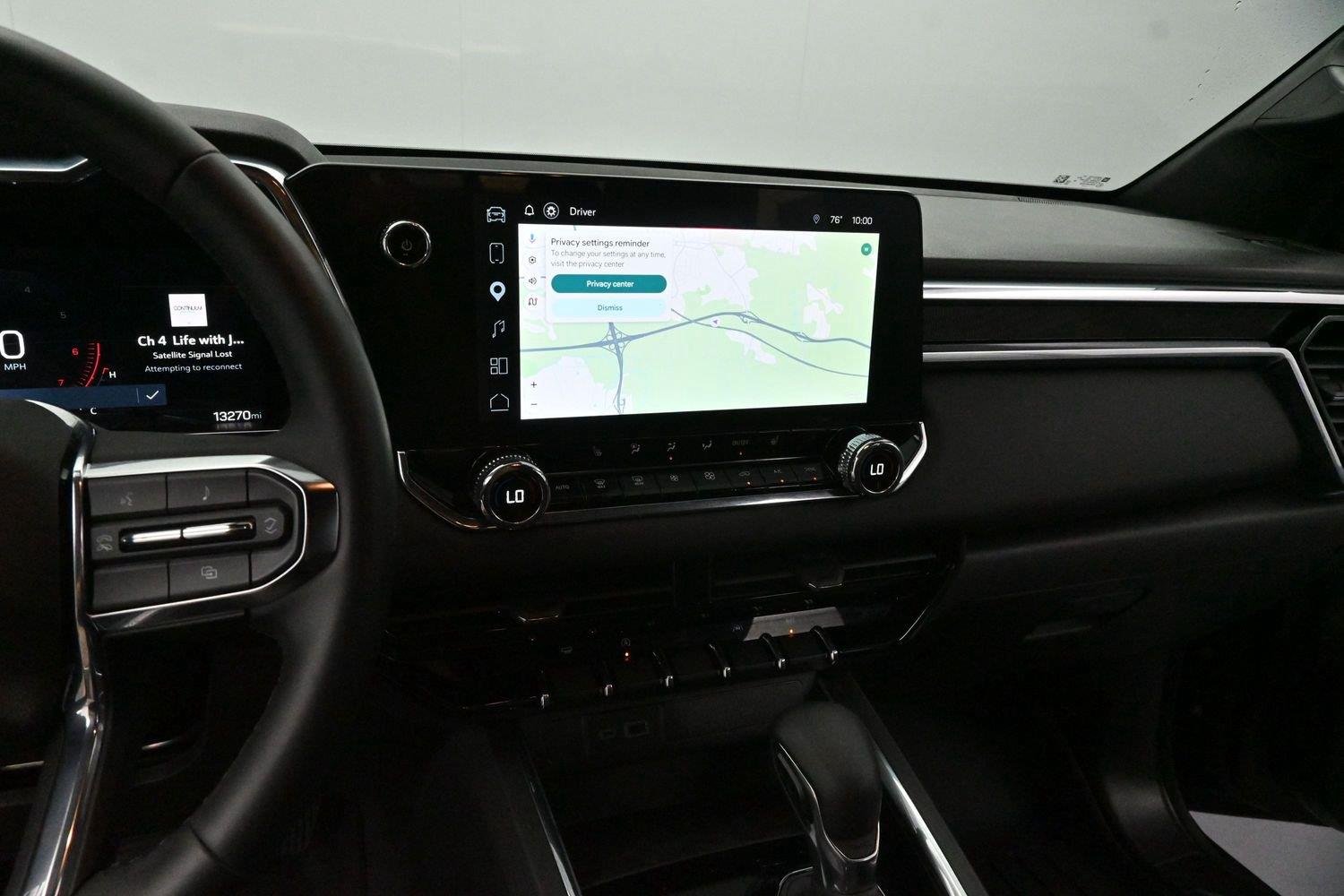 Used 2025 Onyx Black GMC Elevation image 18