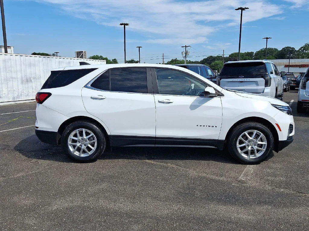 Used 2023 Summit White Chevrolet LT image 13
