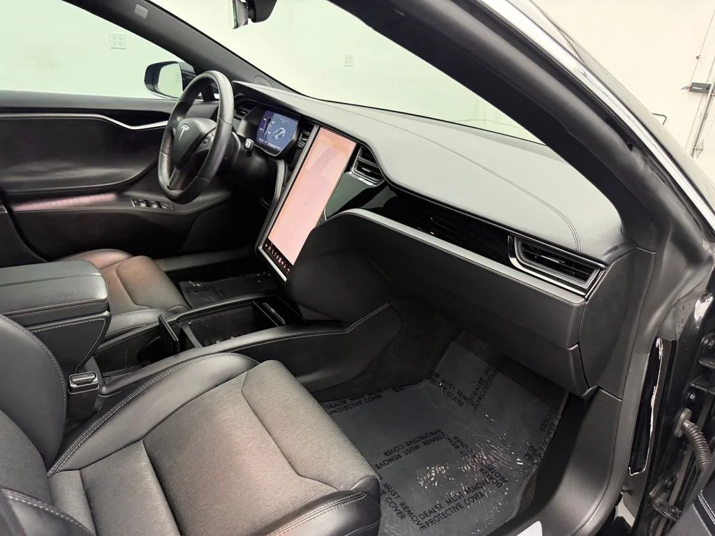 Used 2018 Black Tesla 75D image 33