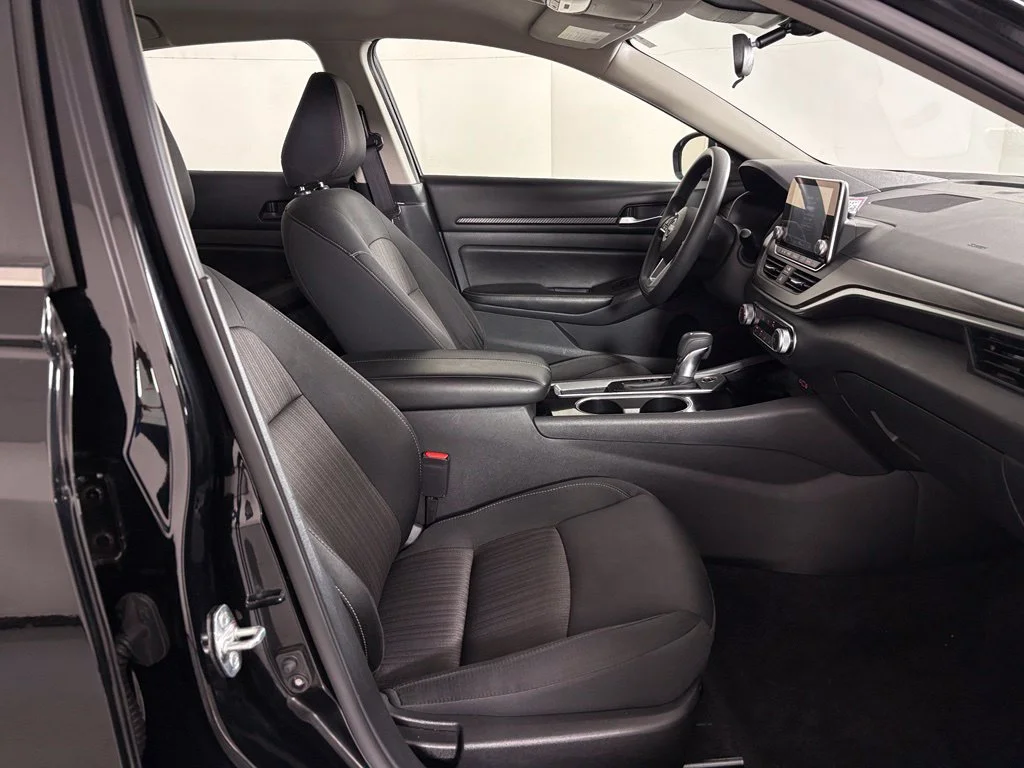 Used 2024 Black Nissan 2.5 SV image 36