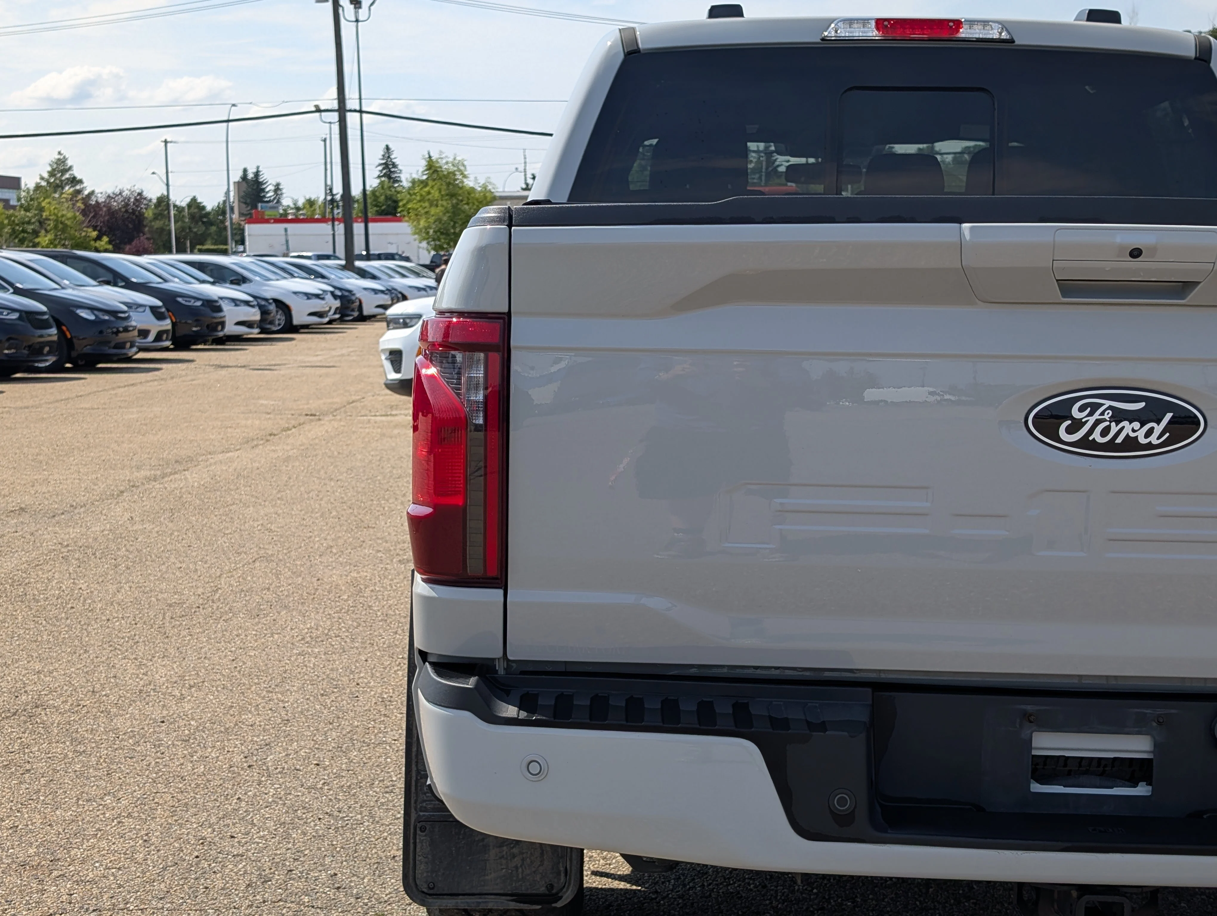Used 2024 Avalanche Ford XLT image 13