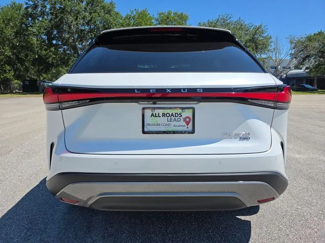 New 2026 Eminent White Pearl Lexus PREMIUM PLUS image 4