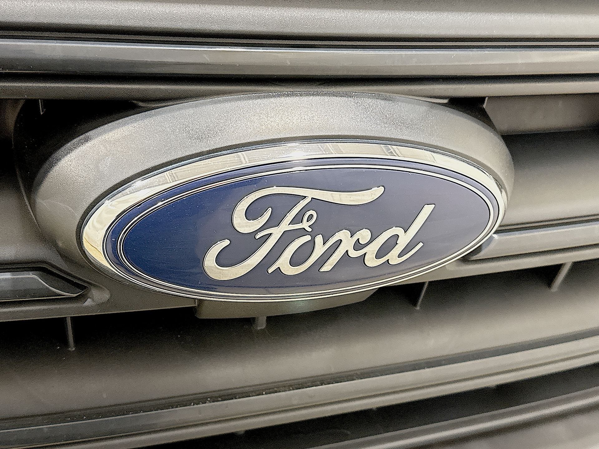 2020 Ford Transit Passenger Van XL - Photo 26
