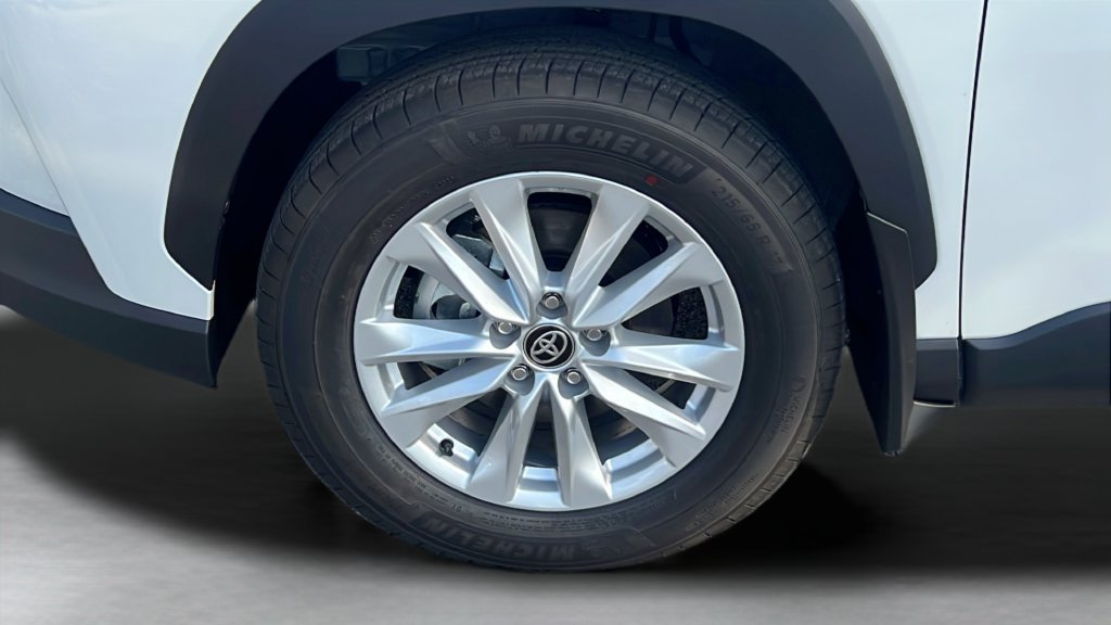 New 2026 Wind Chill Pearl <sup>1</sup> Toyota  LE image 10