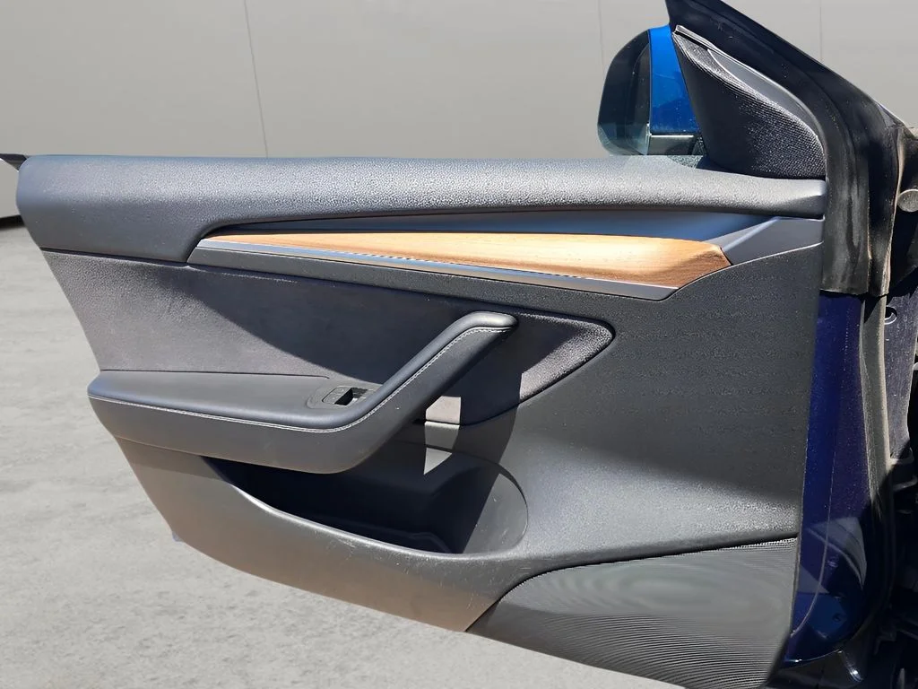 Used 2022 Deep Blue Metallic Tesla Base image 24