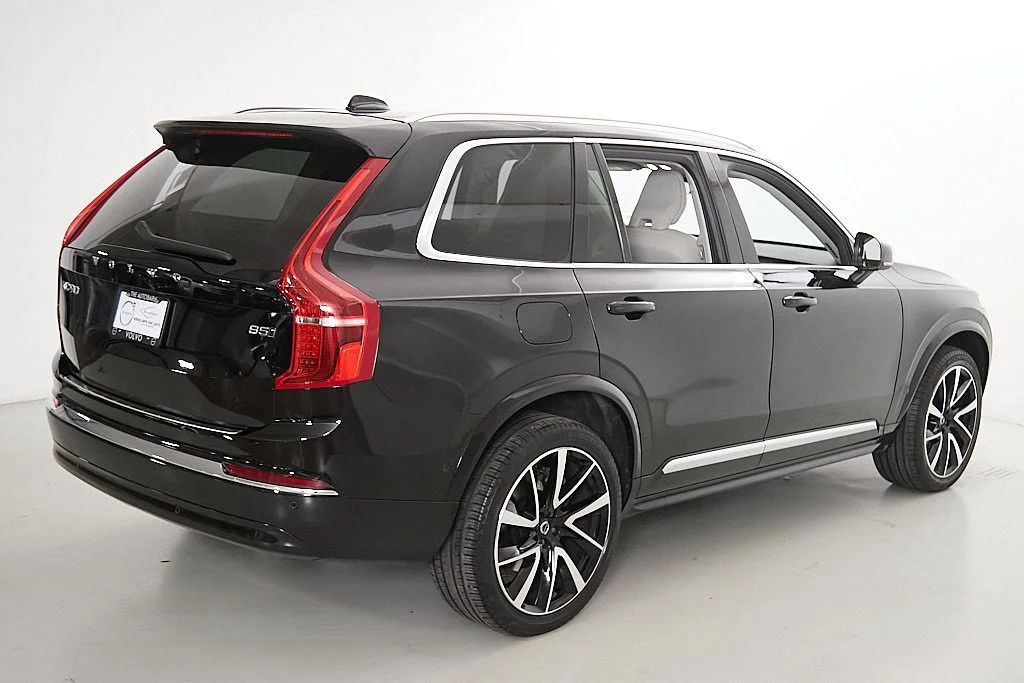 Certified Used 2024 Onyx Black Volvo Plus image 9