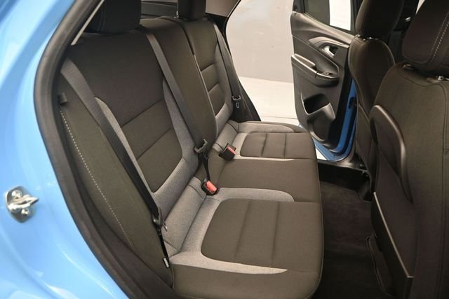 Used 2024 Fountain Blue Chevrolet LT image 13