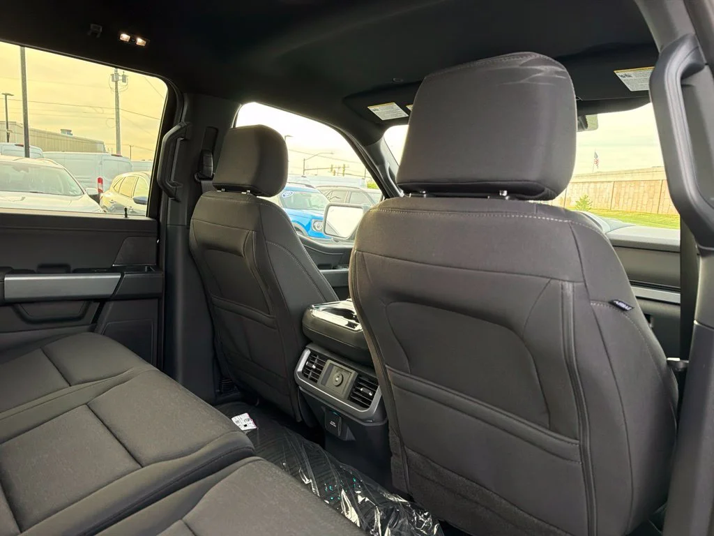 New 2026 Antimatter Blue Metallic Ford XLT image 28