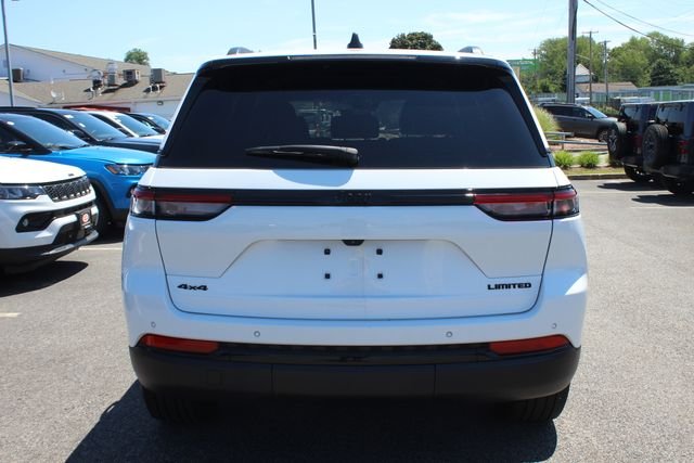 Used 2024 White Jeep Limited image 31