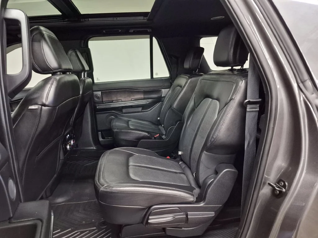 Used 2021 Magnetic Ford Limited image 17