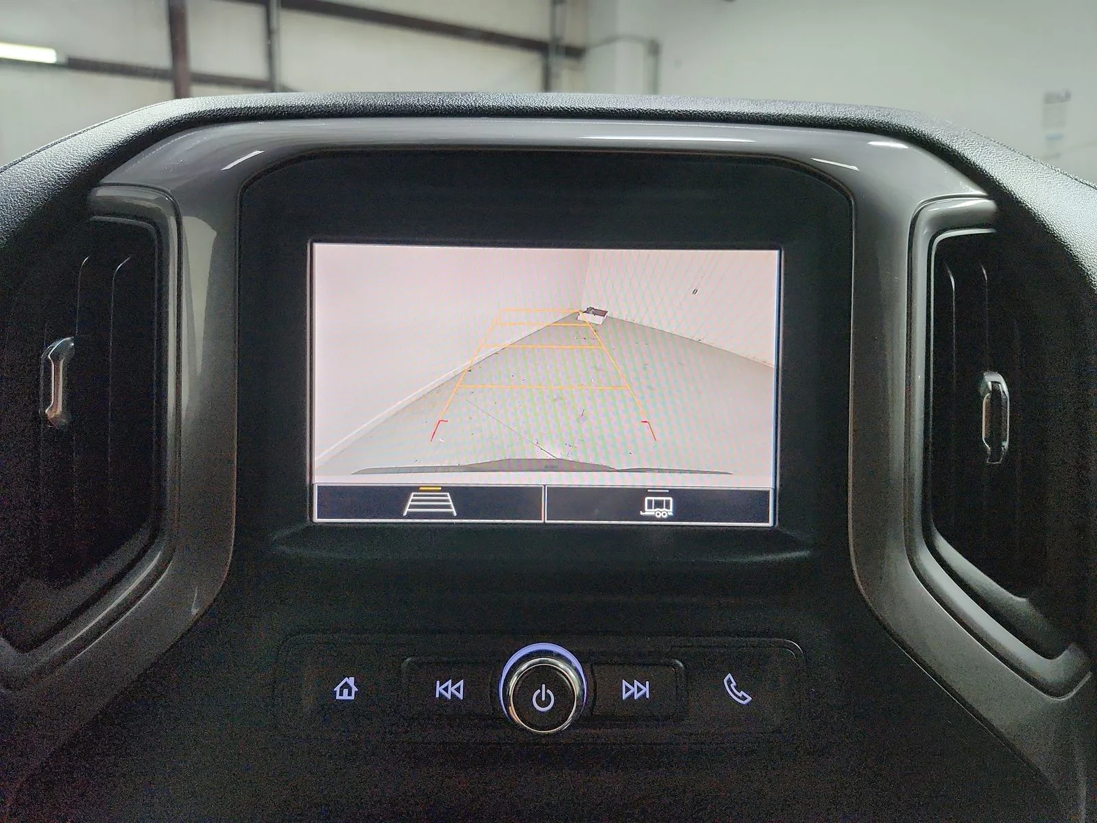 Used 2022 White Chevrolet Custom Trail Boss image 16