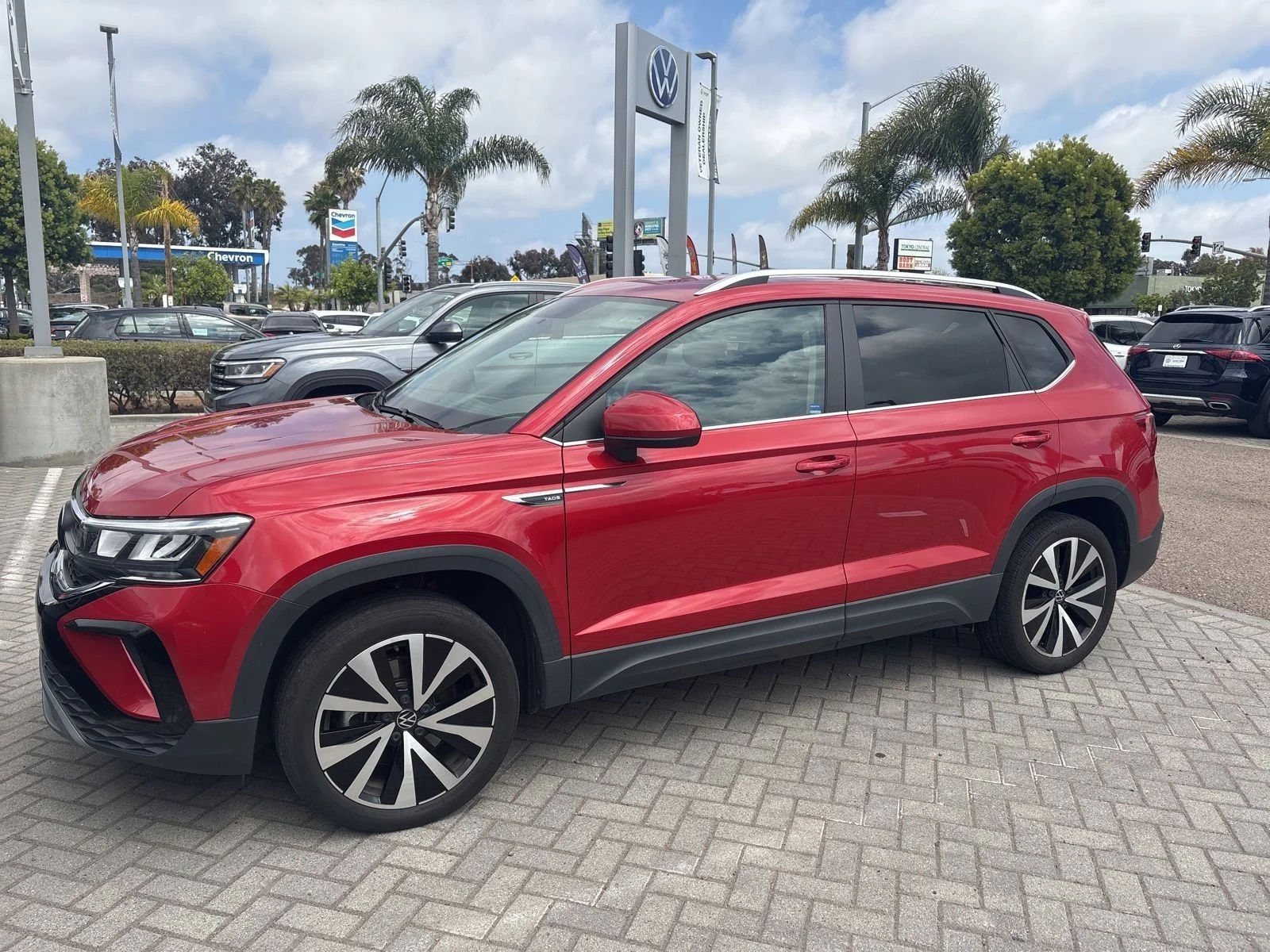 Certified Used 2022 Red Volkswagen 1.5T SE image 2