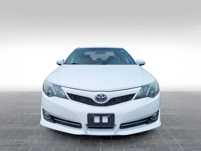 Used 2014 White Toyota SE image 2