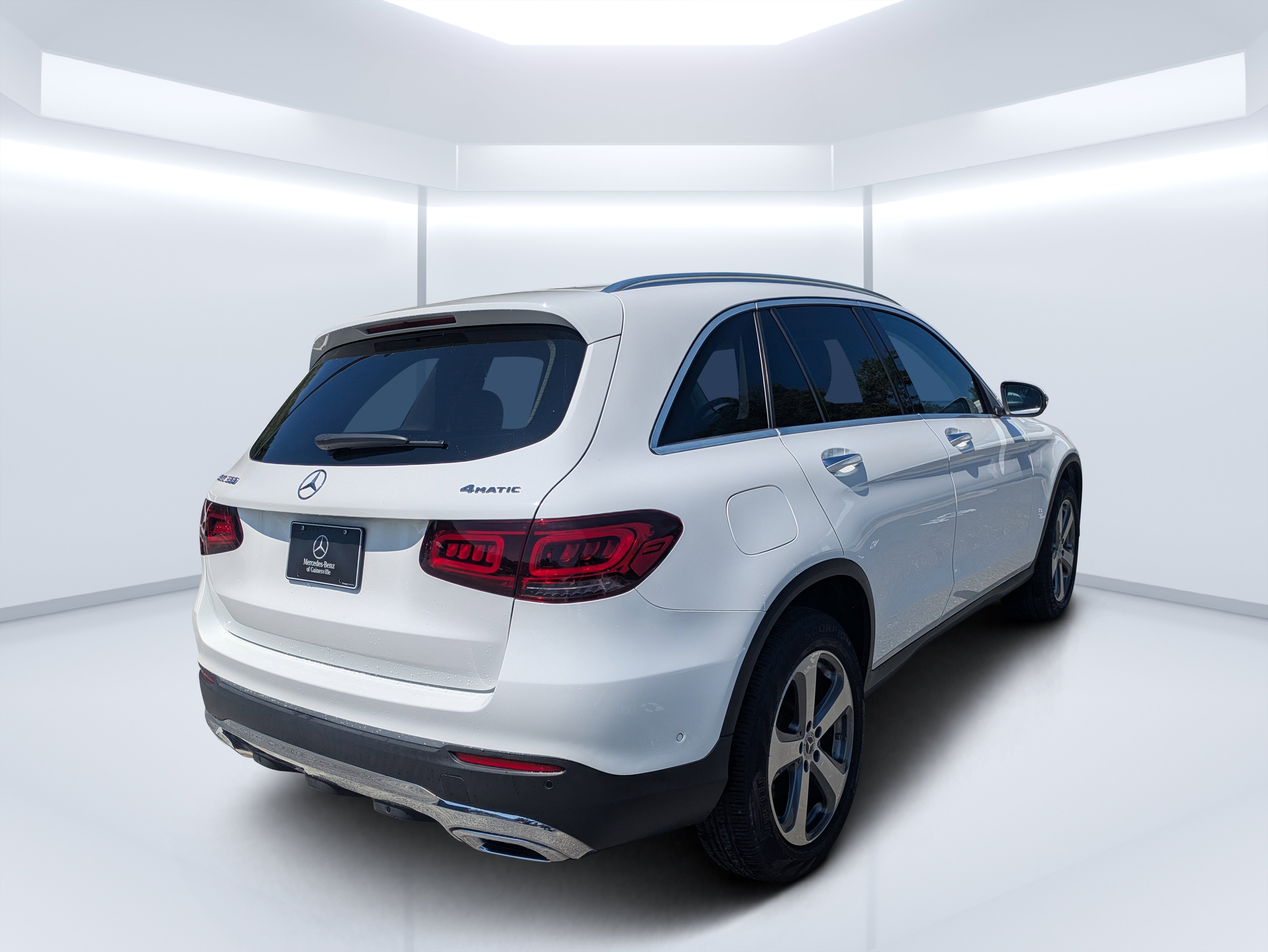 Used 2022 Polar White Mercedes-Benz GLC 300 image 3