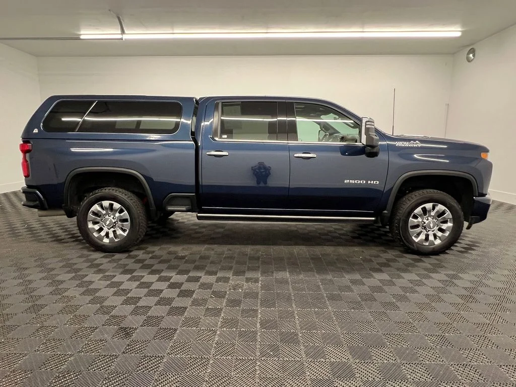 Used 2022 Northsky Blue Metallic Chevrolet High Country image 7