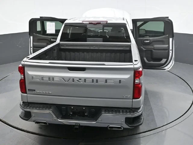 Used 2022 SILVER ICE METALLIC Chevrolet LTZ image 27