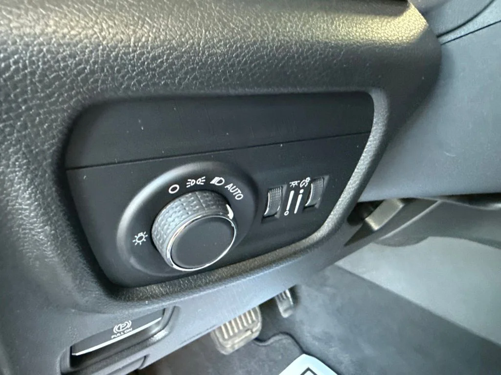 Used 2023 Black Jeep Laredo image 22