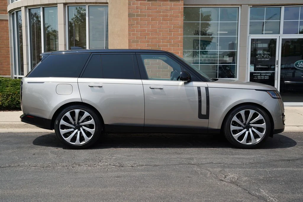 New 2026 Batumi Gold Land Rover SE image 7