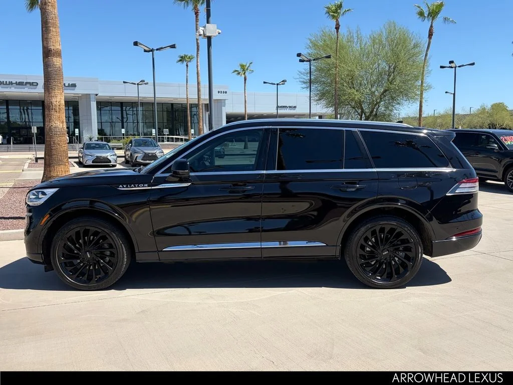 Used 2021 Black Lincoln Reserve image 3