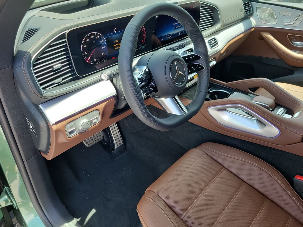 New 2026 MANUFAKTUR Ireland Mid Green Metallic Mercedes-Benz GLS 450 image 22