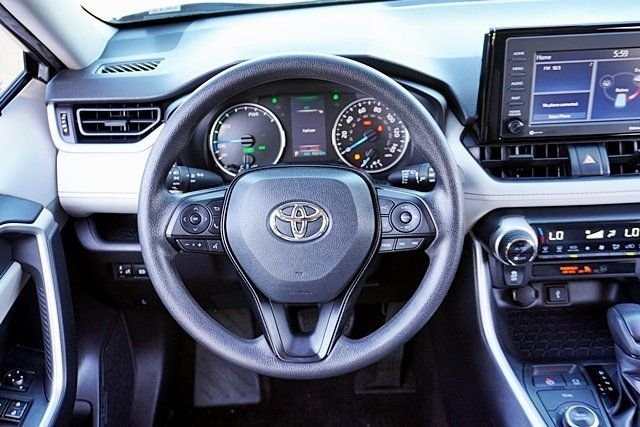 Used 2021 Silver Toyota XLE image 20