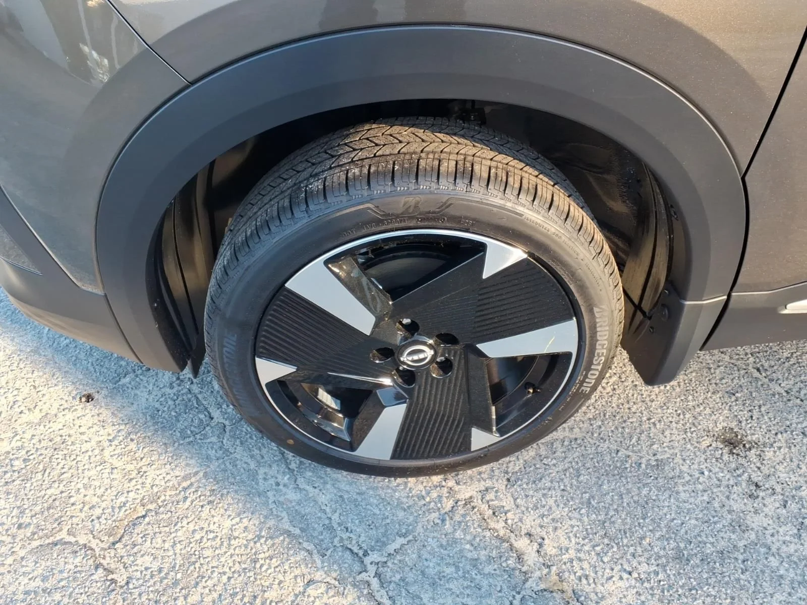 New 2026 Canyon Bronze Metallic Nissan SR image 4