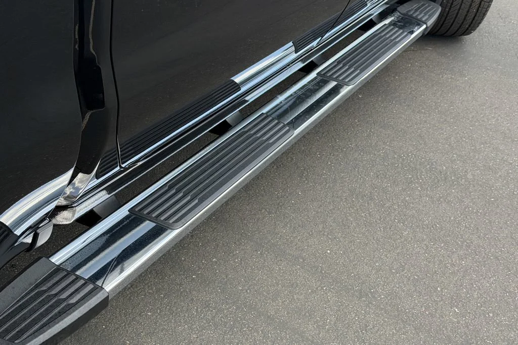 New 2026 Onyx Black GMC SLE image 6