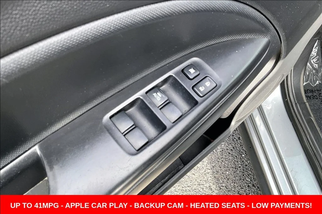 Used 2020 Silver Mitsubishi LE image 24