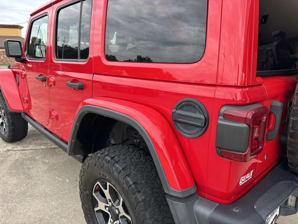 Used 2018 Red Jeep Unlimited Rubicon image 14