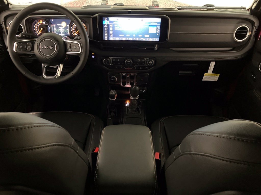 New 2026 Tuscadero Pearl-Coat Exterior Paint Jeep Sahara image 2