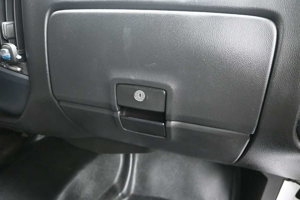 Used 2016 White GMC Base image 20