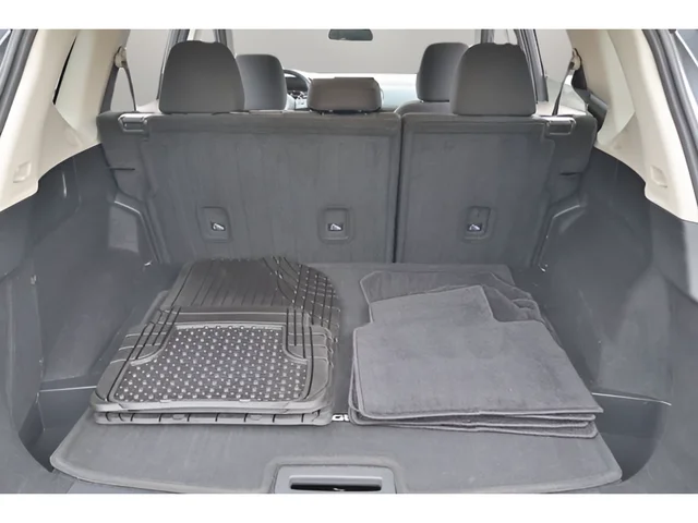Used 2023 Gray Nissan S image 17