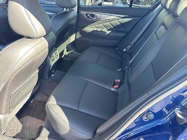Used 2020 Silver INFINITI Sport image 12