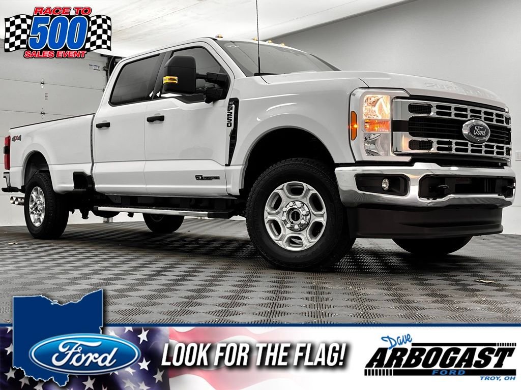 New 2026 White Ford XLT image 1