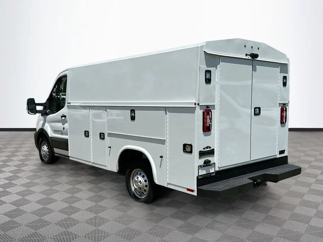 New 2025 Oxford White Ford Base image 4