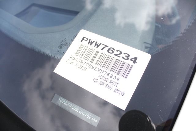 Used 2020 White BMW 530i xDrive image 39