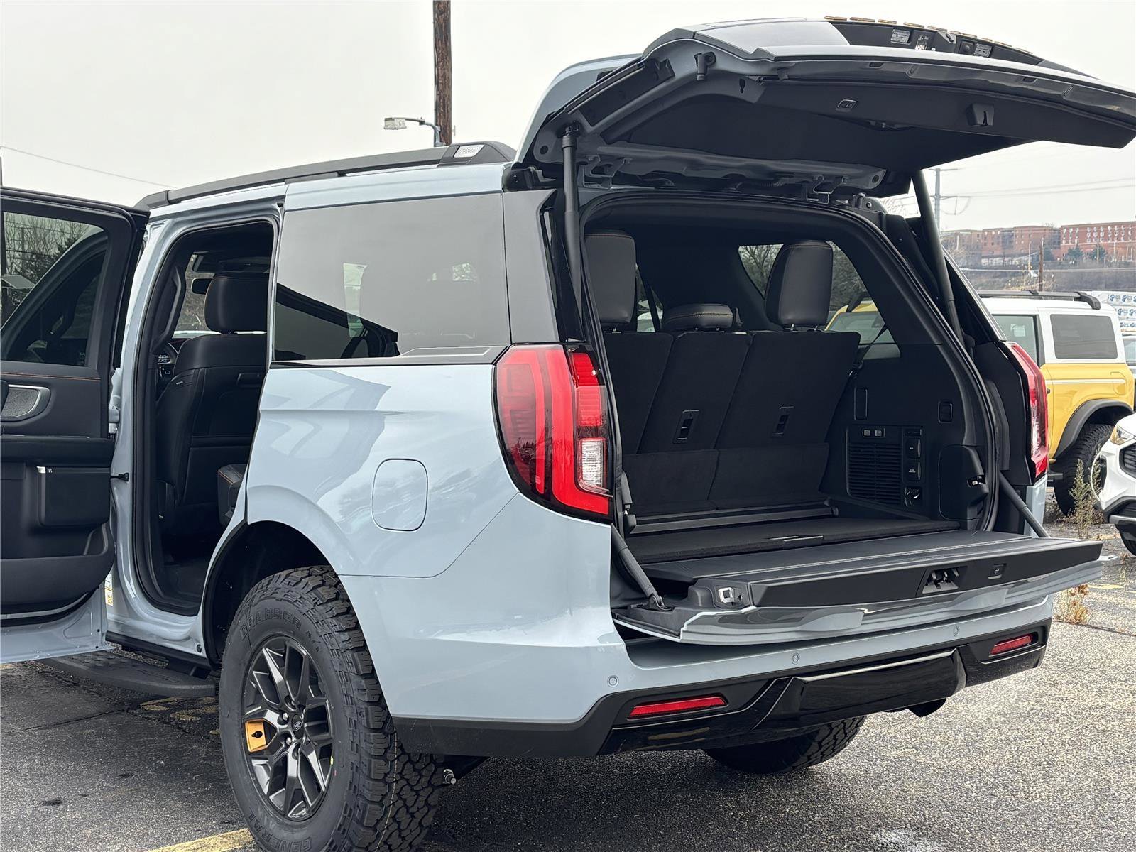 2025 Ford Expedition Tremor - Photo 7