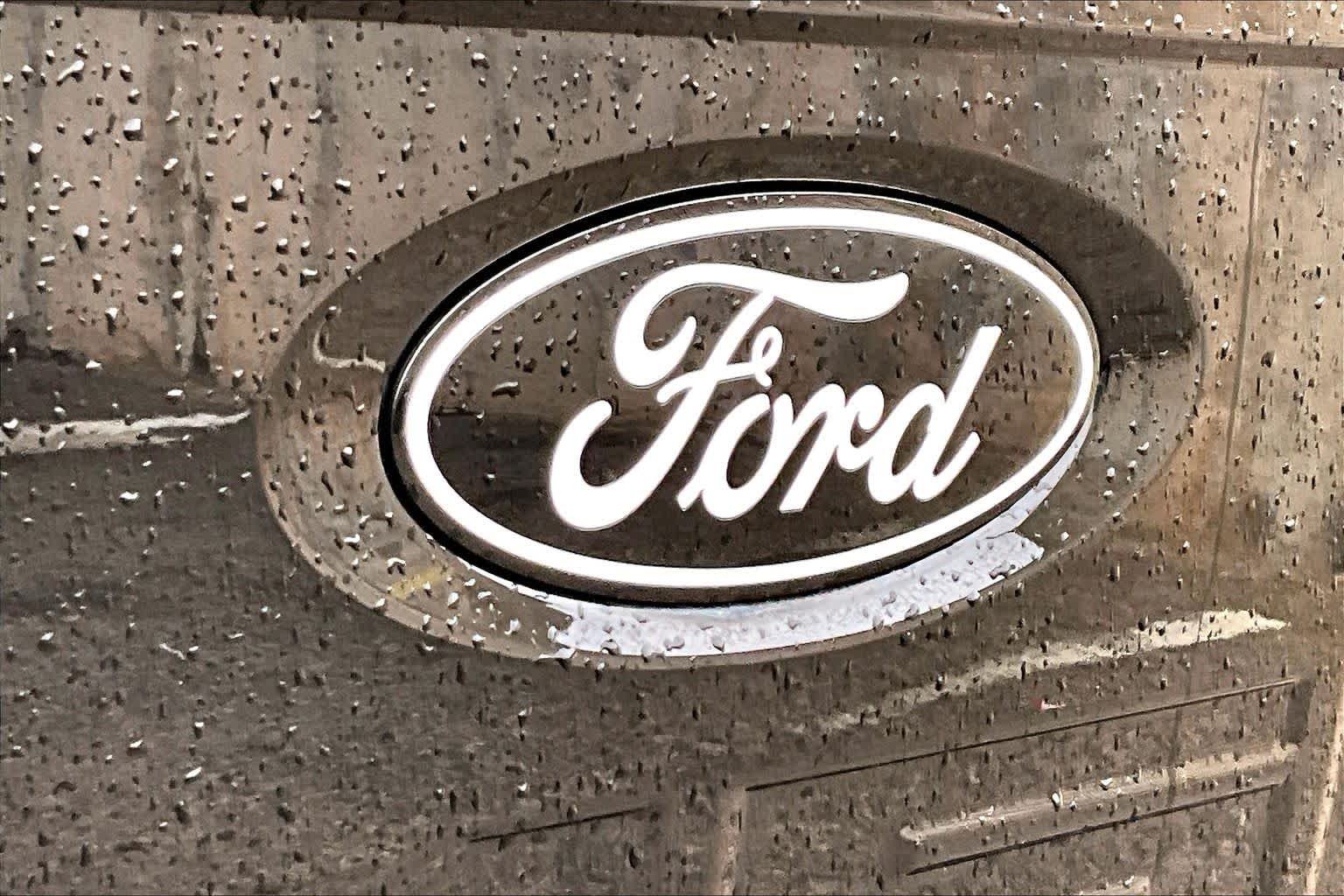 Used 2025 Agate Black Metallic Ford XLT image 31