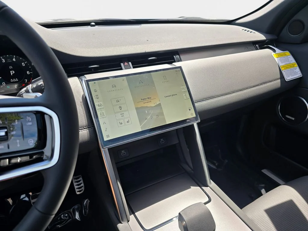 New 2026 Fuji White LAND ROVER Landmark image 20
