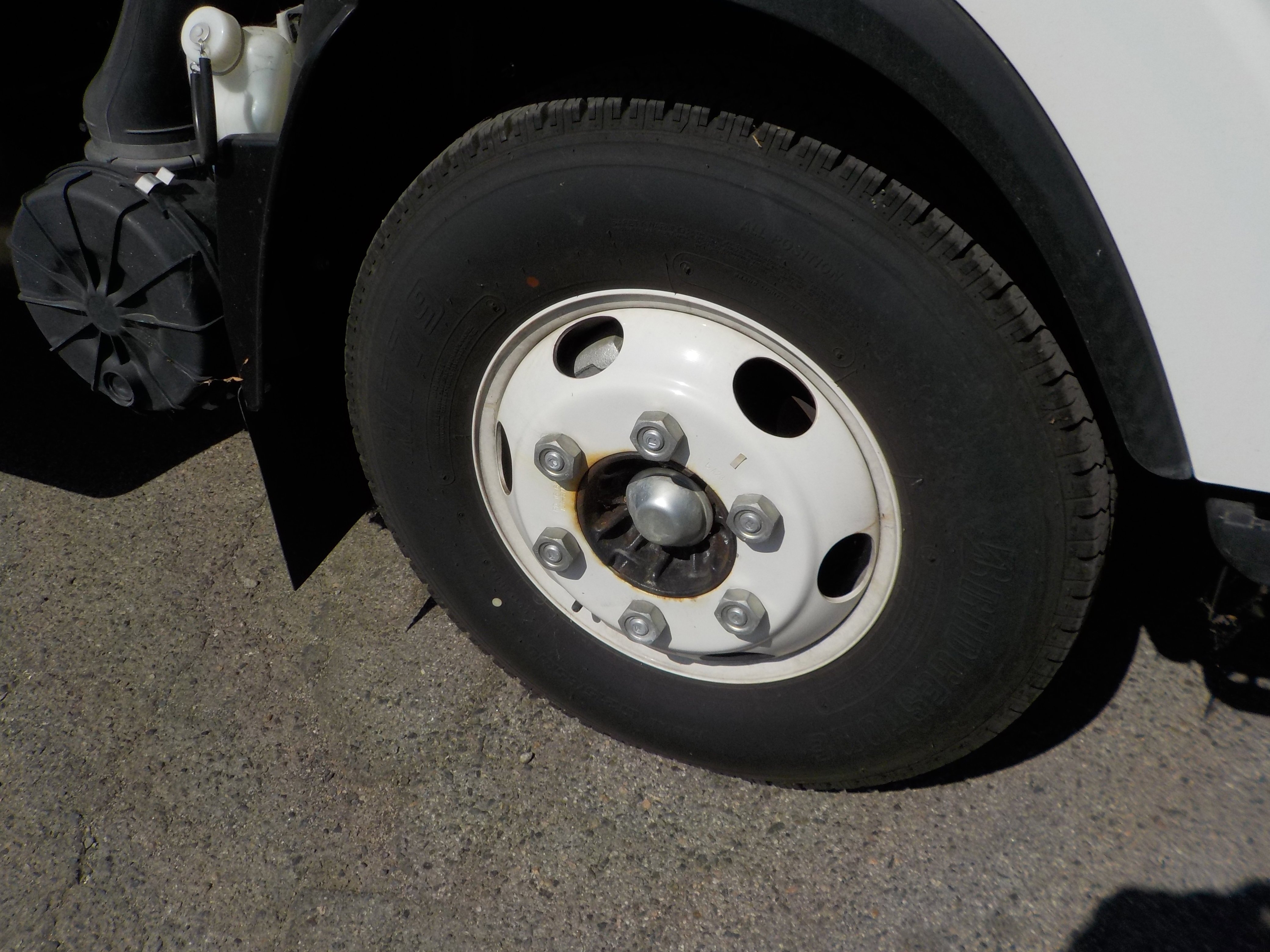 Used 2024 White ISUZU  image 14