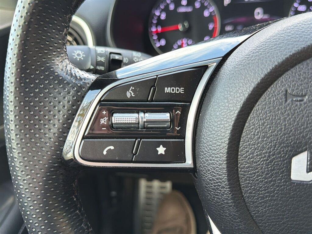 Used 2023 Snow White Pearl Kia GT-Line image 19