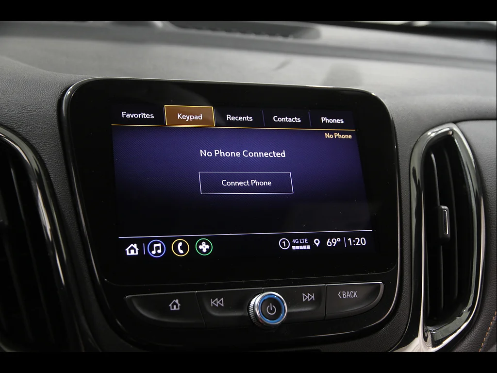 Used 2024 Iridescent Pearl Tricoat Chevrolet Premier image 12