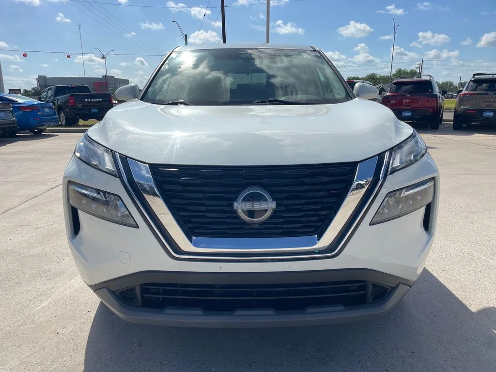 Used 2023 White Nissan SV image 8