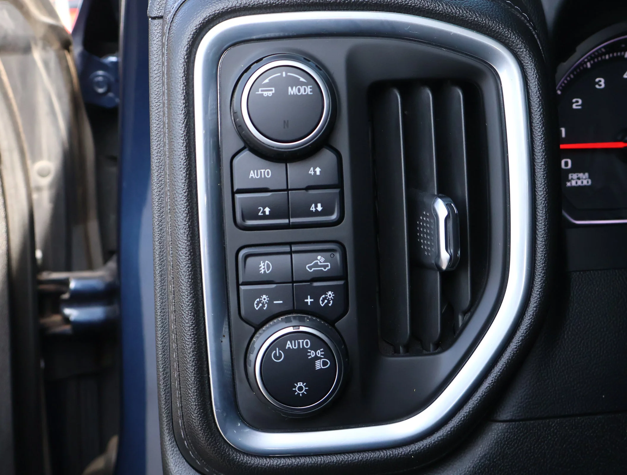 Used 2022 Northsky Blue Metallic Chevrolet RST image 12