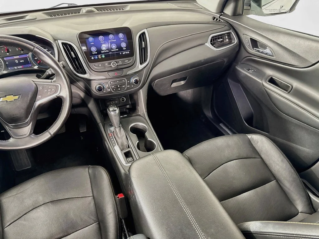 Used 2020 Iridescent Pearl Tricoat Chevrolet Premier image 26
