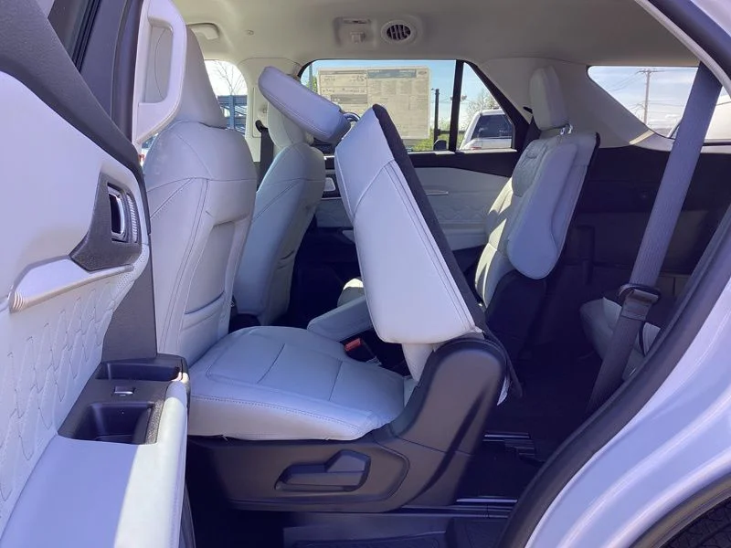 New 2026 White Ford Platinum image 23