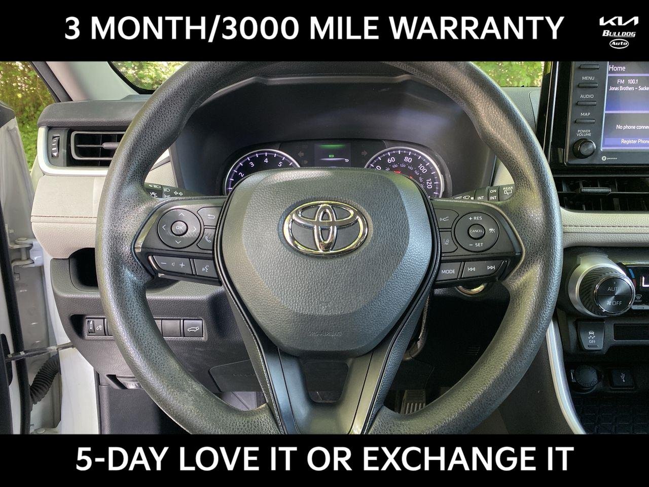 Used 2022 White Toyota XLE image 31