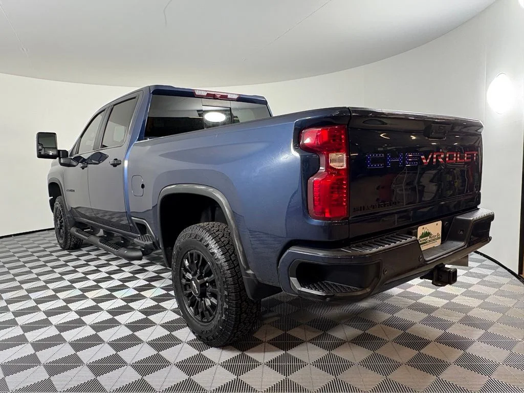 Used 2021 Northsky Blue Metallic Chevrolet LT image 12