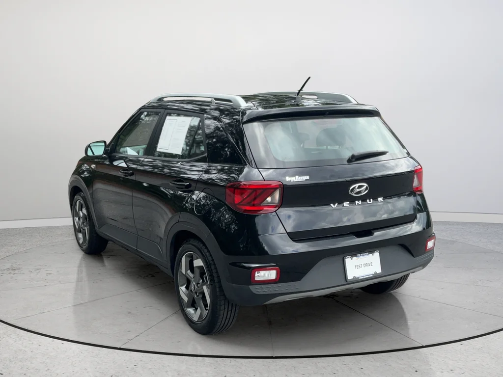 2025 Hyundai Venue SEL - Photo 7