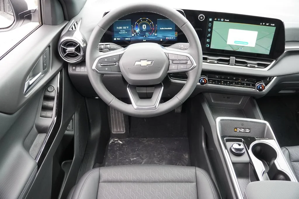 2027 Chevrolet Equinox LT - Photo 13
